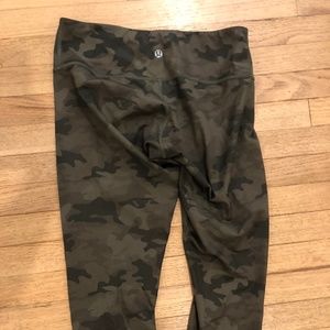 Lululemon Camo Crops - Women